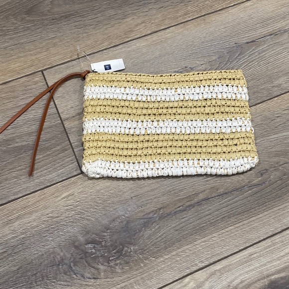 NWT GAP Tan & White Woven Straw Zippered Clutch - Picture 2 of 8